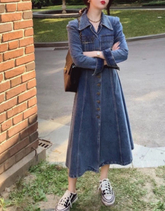 Vintage-Jeanskleid mit ungesäumtem Saum